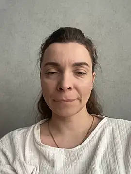 Luna2547 online show from March 5, 11:29 am