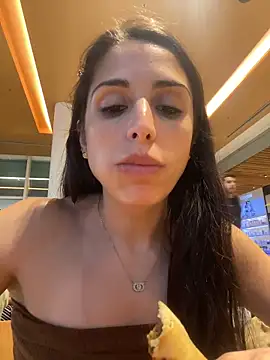 sweetwanda online show from April 4, 8:48 pm