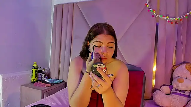 FreyaHL online show from April 5, 8:15 pm