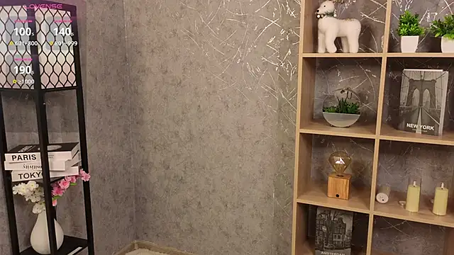 BreannaBuczak online show from April 19, 1:39 am