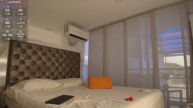 Snapshot of LauriLenix chatting on March 19, 5:35 pm LauriLenix online show from March 19, 5:35 pm