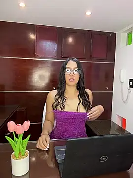 LauriLenix online show from April 13, 9:08 pm