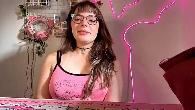 ThaoSankar online show from March 4, 6:04 pm