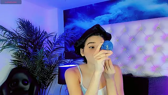 Snapshot of Valentiina_Foxx chatting on July 14, 9:58 am Valentiina Foxx online show from July 14, 9:58 am
