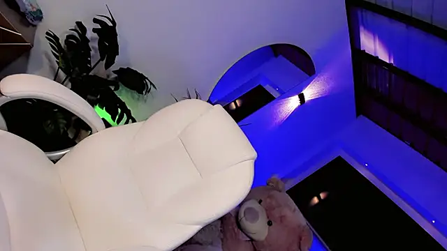 Valentiina Foxx online show from April 12, 11:13 am