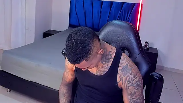 tyler bell  online show from April 7, 3:08 am