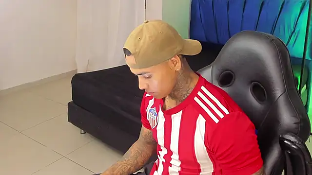 tyler bell  online show from March 20, 3:18 am