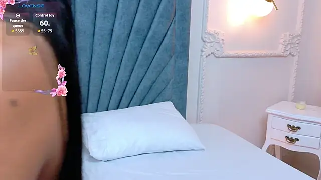 Leandra-Johnson online show from June 13, 1:31 pm