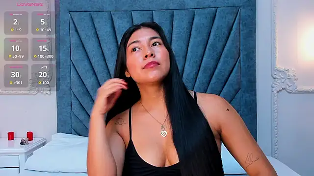 Leandra-Johnson online show from March 17, 12:30 pm