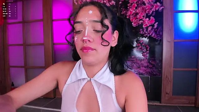 Snapshot of foxy_hannah chatting on May 6, 6:01 pm foxy hannah online show from May 6, 6:01 pm
