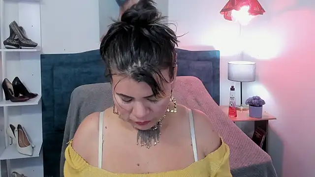 KiaraXMilf online show from March 31, 7:27 pm