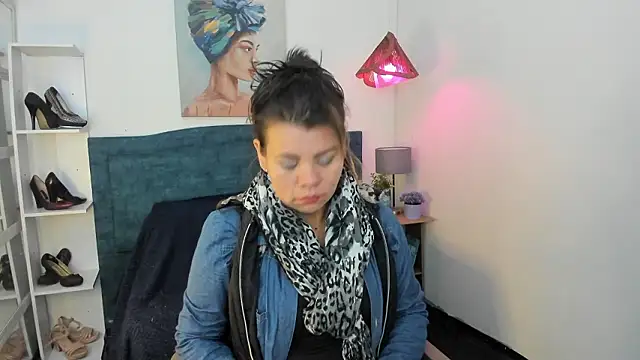 KiaraXMilf online show from March 23, 12:38 pm