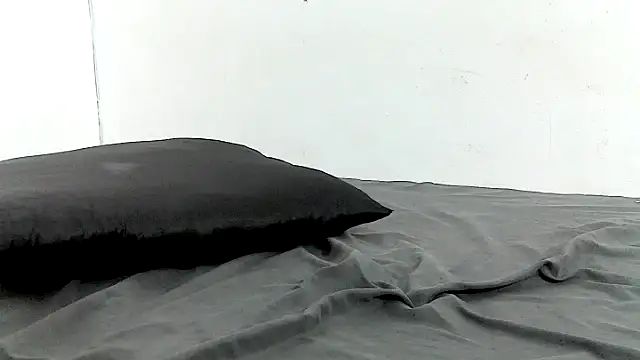 pinkycat online show from March 27, 1:47 am