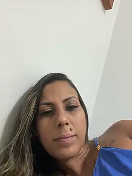 kifanyy online show from April 4, 2:40 am