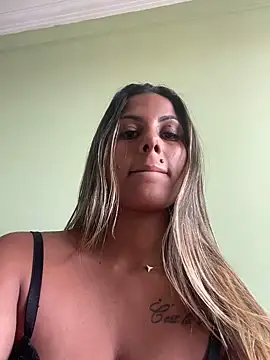 kifanyy online show from March 13, 4:01 pm