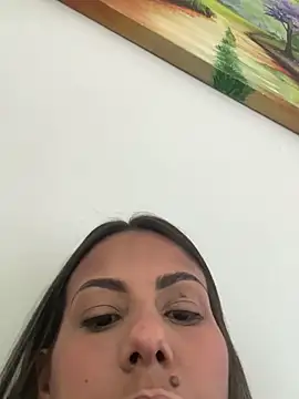 kifanyy online show from March 31, 7:16 pm