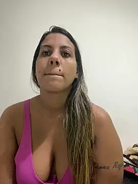 kifanyy online show from June 25, 7:24 am
