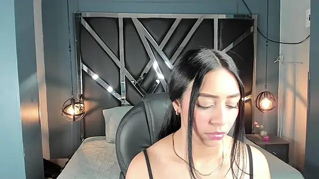 Esmeralda  18 online show from March 17, 7:28 pm