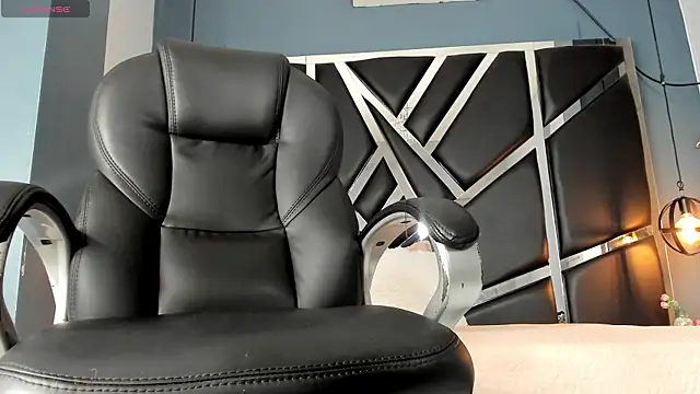 Esmeralda  18 online show from March 31, 7:38 pm