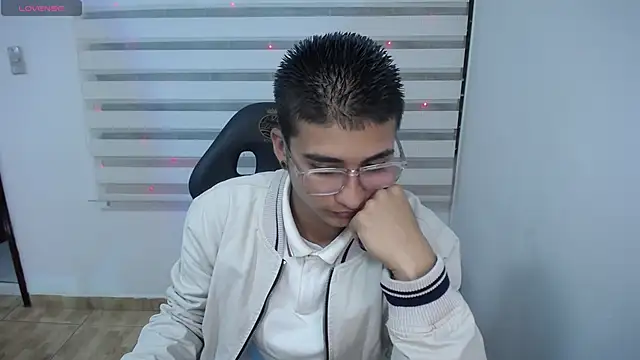  chloe 1 online show from April 15, 3:45 am