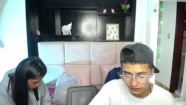  chloe 1 online show from April 12, 3:21 am