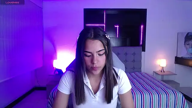  chloe 1 online show from March 27, 7:15 pm