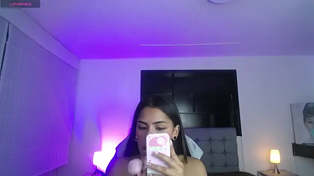  chloe 1 online show from March 21, 7:40 pm