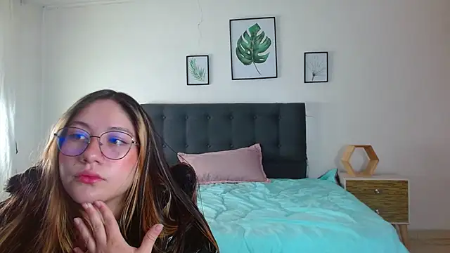 Snapshot of samanthachop chatting on July 3, 1:28 pm samanthachop online show from July 3, 1:28 pm