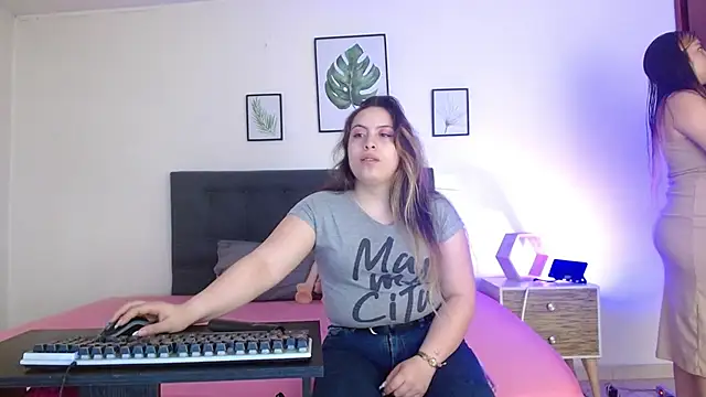 Snapshot of samanthachop chatting on June 15, 2:28 pm samanthachop online show from June 15, 2:28 pm