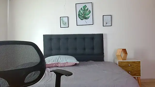 Snapshot of samanthachop chatting on June 25, 1:49 pm samanthachop online show from June 25, 1:49 pm