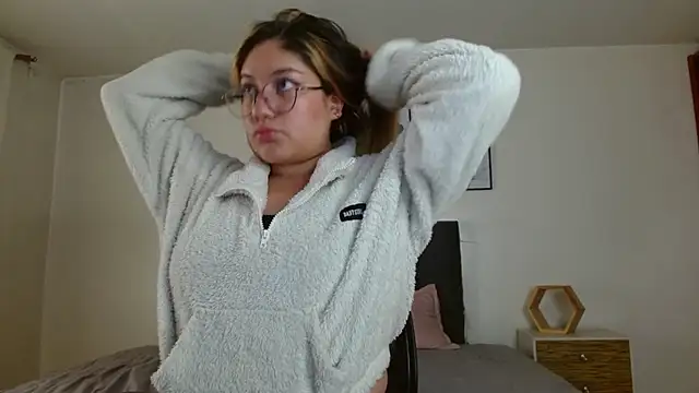 Snapshot of samanthachop chatting on June 3, 1:34 pm samanthachop online show from June 3, 1:34 pm