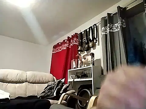 Snapshot of hio666 chatting on March 3, 4:14 pm hio666 online show from March 3, 4:14 pm