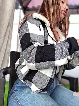 Baby Pink Love online show from April 4, 1:06 pm