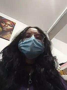 Naomimolie online show from March 24, 11:10 am