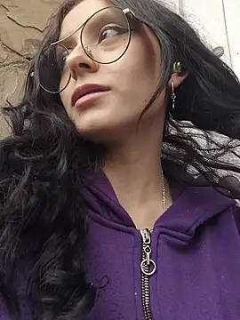 Naomimolie online show from May 4, 1:03 pm