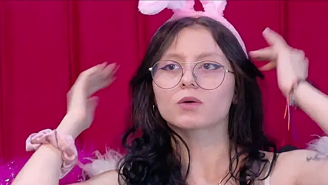 Naomimolie online show from June 2, 1:11 pm