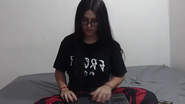Scarlett Cherry  online show from May 17, 7:03 pm