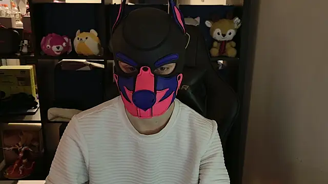 Snapshot of MellPUP chatting on April 15, 12:53 pm MellPUP online show from April 15, 12:53 pm