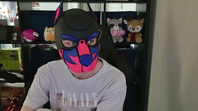 Snapshot of MellPUP chatting on April 10, 9:00 pm MellPUP online show from April 10, 9:00 pm