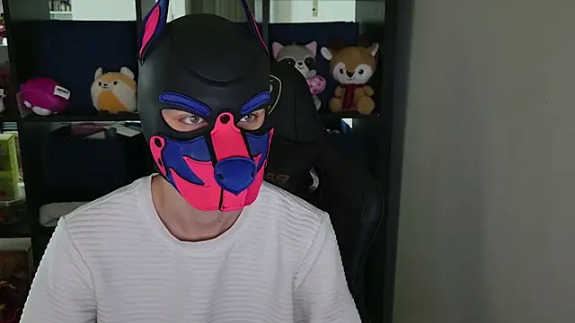 Snapshot of MellPUP chatting on April 13, 9:30 pm MellPUP online show from April 13, 9:30 pm