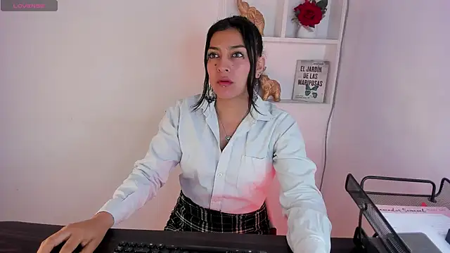 jaade doll online show from April 9, 2:23 pm