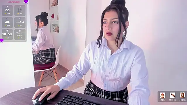 jaade doll online show from April 13, 2:32 pm