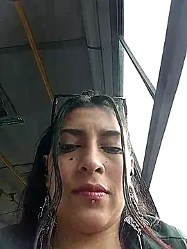 jaade doll online show from April 7, 1:02 pm