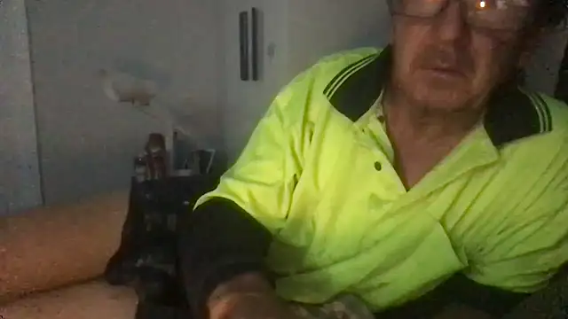 Snapshot of MrBombasticxxx chatting on July 10, 5:46 pm MrBombasticxxx online show from July 10, 5:46 pm