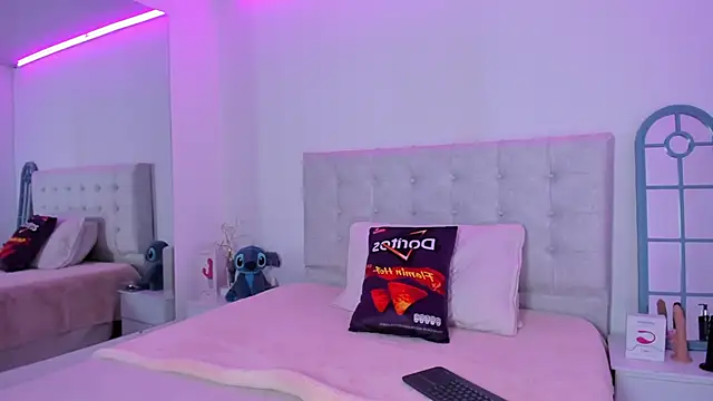 Vanessa cruz 18 online show from April 21, 6:47 pm