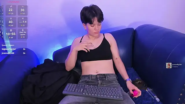 TallSnuSnu online show from April 14, 8:36 pm