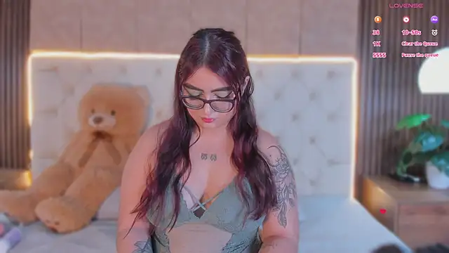 apriilfox online show from March 18, 3:42 am