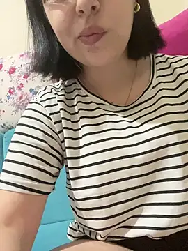 Snapshot of edeece chatting on March 3, 10:50 pm edeece online show from March 3, 10:50 pm