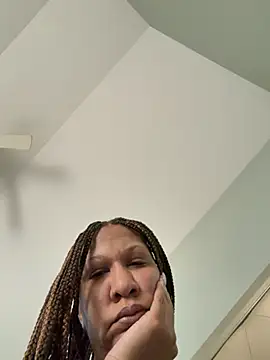 TrustMySoles online show from April 22, 2:24 pm