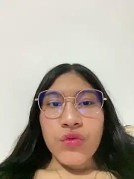 Snapshot of Isabella-Marin chatting on March 3, 10:28 pm Isabella-Marin online show from March 3, 10:28 pm